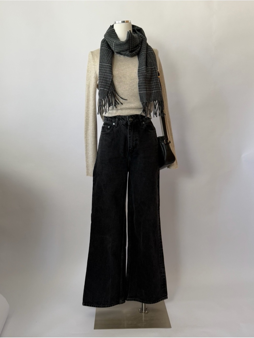 GANNI Magny Wide Leg Jeans in Washed Black High Waisted. - Picture 5 of 12